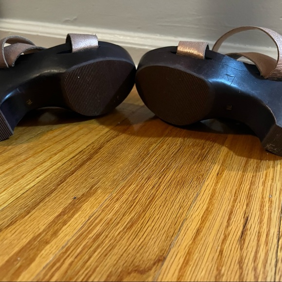 Michael Kors Wooden Platform Sandals Size 7 - Picture 4 of 6